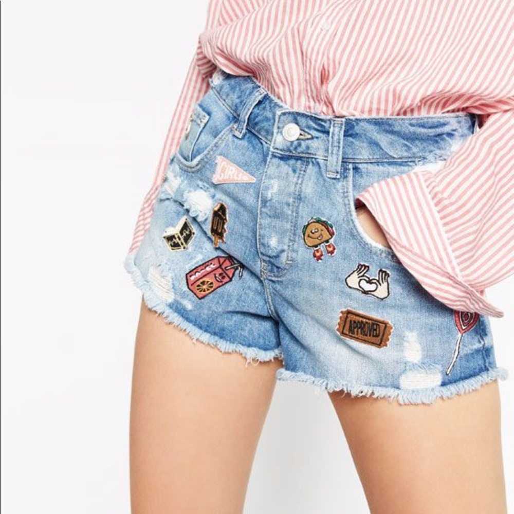 Zara Patch/Pin Distressed Cutoff Short Size 00
